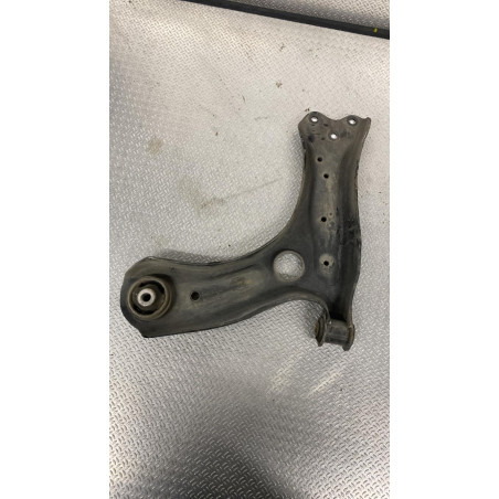 Triangle inf avd Audi A1 2.0 tdi (2011-2015)