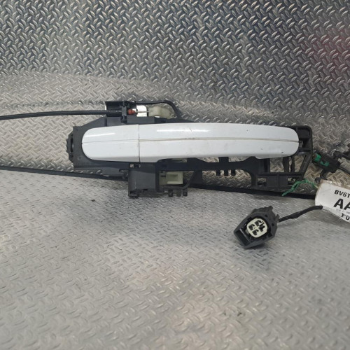 Poignee ext porte avd Ford FOCUS III 2.0 tdci (2010-2014)