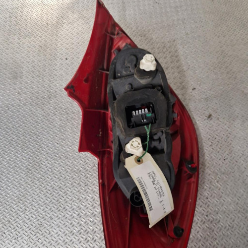 Feu arrière droit Opel CORSA D 1.4 (2006-2014)