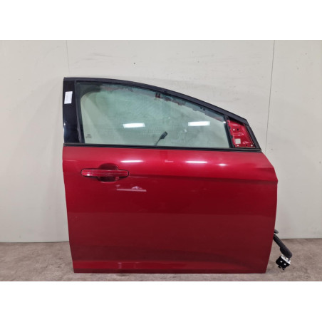 Porte avant droite Ford FOCUS III A trois volumes 1.6 tdci (2010)