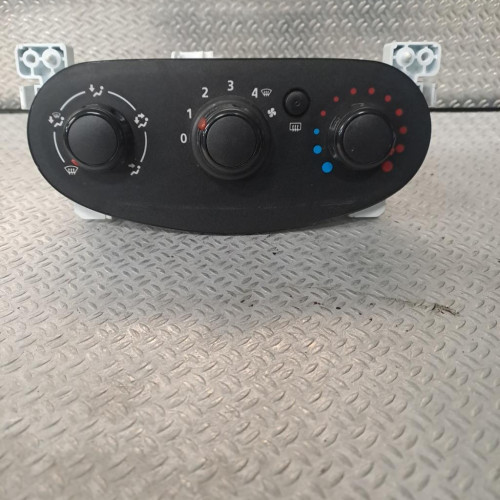Commande de chauffage Dacia SANDERO II 1.2 (2012)