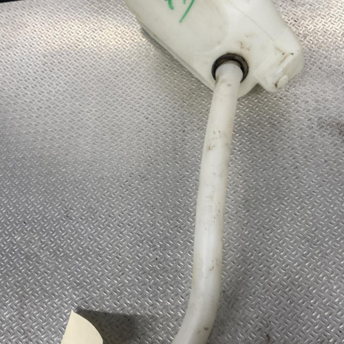 Reservoir lave-glace avant Renault KANGOO Express 1.5 dci 75 (2010) 4 portes