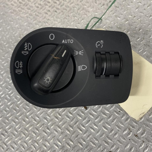 Interrupteur commande de phares Audi A1 1.6 tdi (2011-2015)