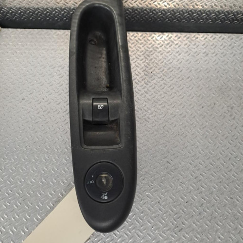 Commande lève-glace porte avant droite Renault CLIO II 1.5 dci (2001-2009) 3 portes