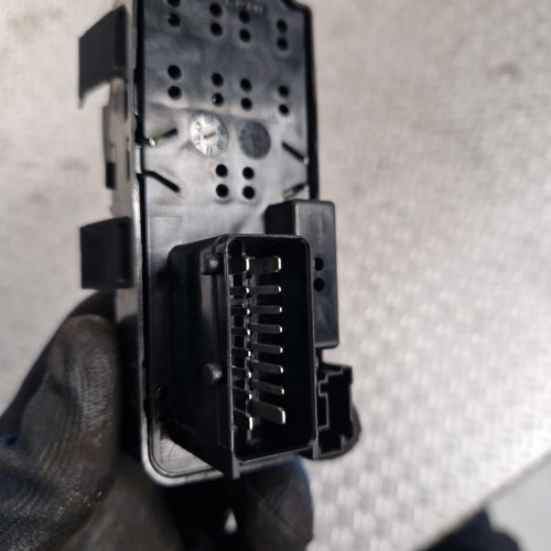 Commande lève-glace porte avant gauche Citroën C3 II 1.4 vti 95 (2009)
