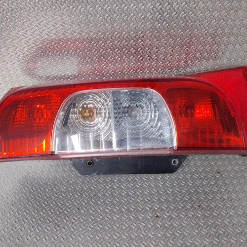 Feu arrière droit Peugeot BIPPER TEPEE 1.4 hdi (2008)