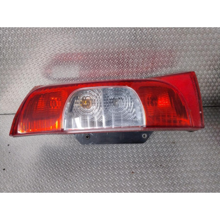 Feu arrière droit Peugeot BIPPER TEPEE 1.4 hdi (2008)