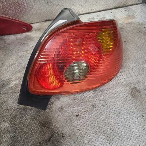 Feu arrière droit Peugeot 206 3-5 portes 1.1 i (1998-2007)