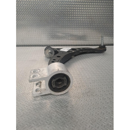Triangle inf avd Opel ASTRA K 1.4 turbo (2015)