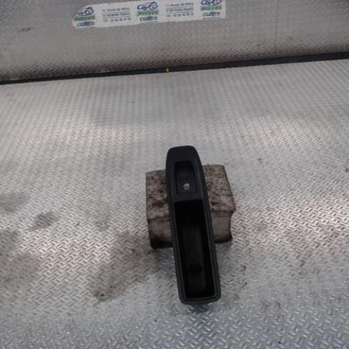 Commande leve-glace porte arrière gauche RENAULT CLIO 5  CLIO 5