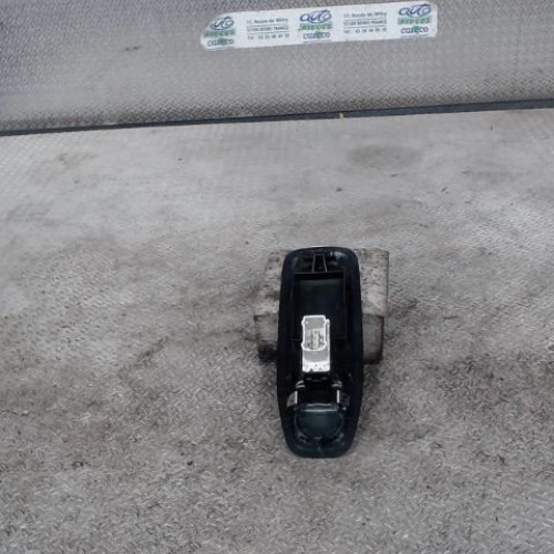 Commande lève-glace porte avant droite Peugeot 208 I 1.6 hdi (2012)