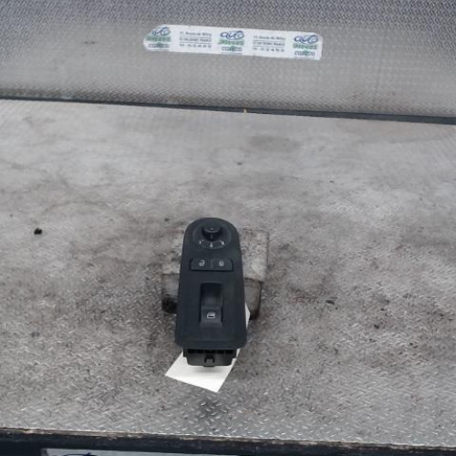Commande lève-glace porte avant gauche VOLKSWAGEN UP  UP