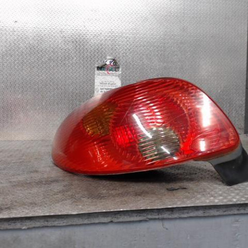 Feu arrière gauche Peugeot 206 3-5 portes 1.4 hdi eco 70 (2001-2009) 5 portes