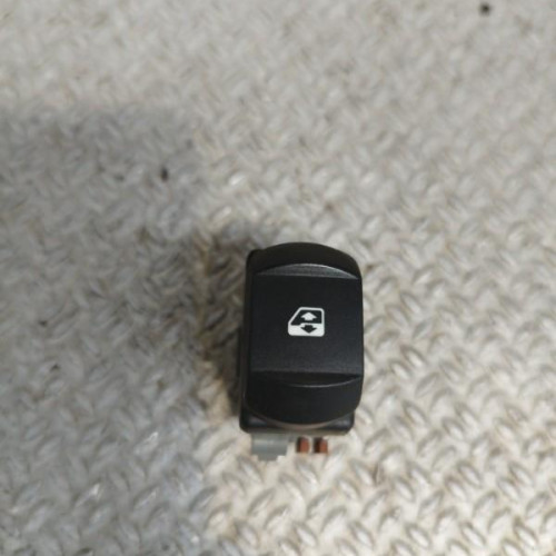 Commande lève-glace porte avant droite Renault CLIO III 1.4 16v (2005-2012)