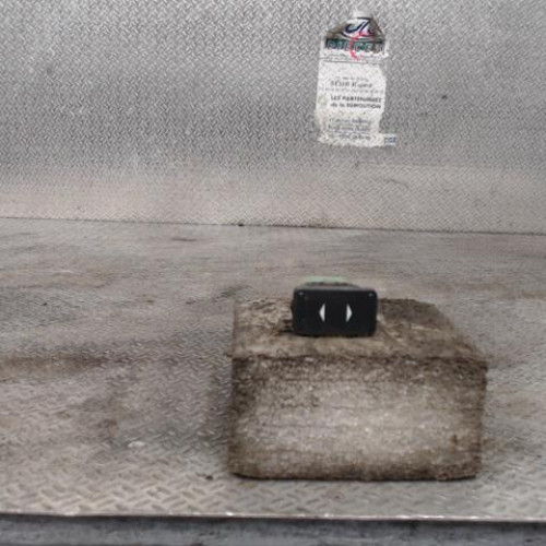 Commande lève-glace porte avant droite Ford FOCUS II 2.0 tdci (2004-2008)