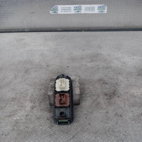 Commande lève-glace porte avant gauche Dacia DUSTER 1.5 dci (2010-2018)