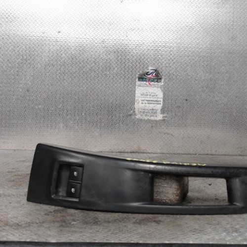 Commande lève-glace porte avant gauche Opel MERIVA B Monospace 1.7 cdti (2010-2017)