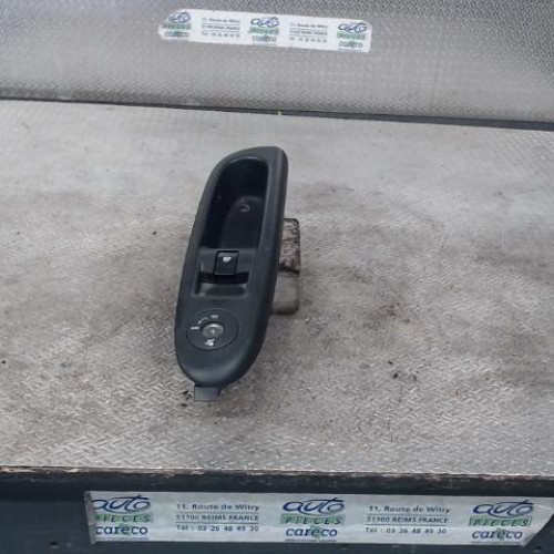 Commande lève-glace porte avant droite Renault CLIO II 1.5 dci (2001-2009) 3 portes