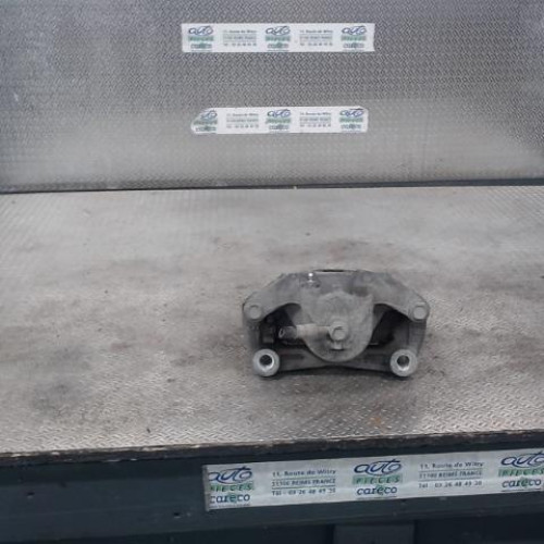 Etrier de frein avant gauche Nissan JUKE 1.2 dig-t (2014)