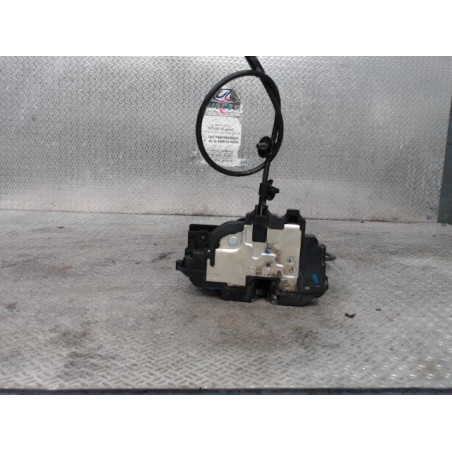 Serrure porte avg Nissan NV400 Camionnette Dci 145 (2011)