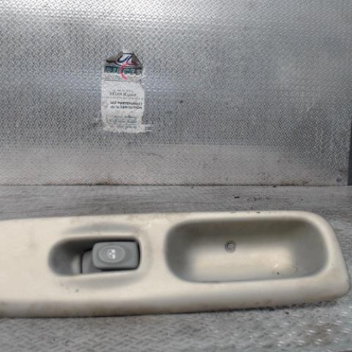 Commande lève-glace porte avant droite Renault TWINGO I 1.2 (1996-2007) 3 portes