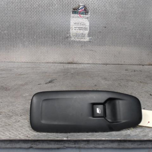 Commande lève-glace porte avant droite Peugeot 208 I 1.2 vti 68 - puretech 68 (2016) 5 portes