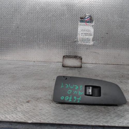 Commande lève-glace porte avant droite Bmw 1 118 d (2004-2007)