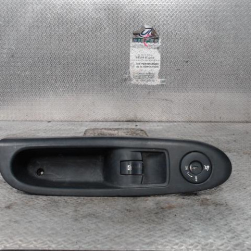 Commande lève-glace porte avant droite Renault CLIO II 1.5 dci (2001-2009) 3 portes