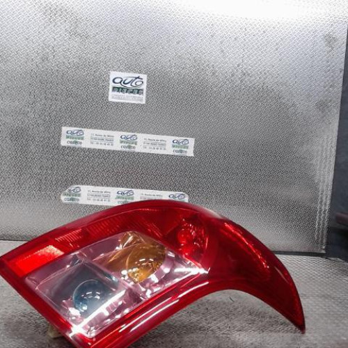 Feu arrière droit Suzuki SWIFT III 1.3 ddis (2005)