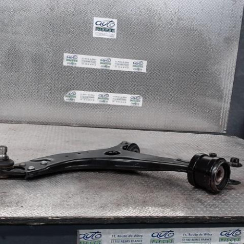 Triangle inf avg Ford KUGA I 2.0 tdci (2008-2012) 5 portes
