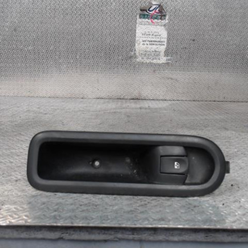 Commande lève-glace porte avant droite Renault CLIO III 1.5 dci (2005-2012) 5 portes