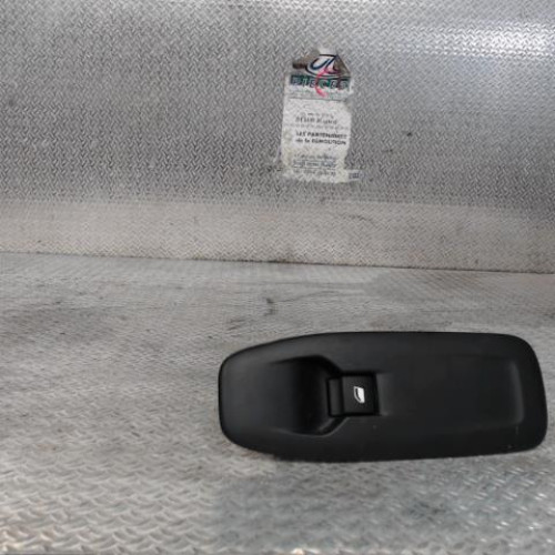 Commande lève-glace porte avant droite Peugeot 208 I 1.2 vti 68 - puretech 68 (2016) 5 portes