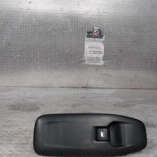Commande lève-glace porte avant droite Peugeot 208 I 1.2 vti 68 - puretech 68 (2016) 5 portes