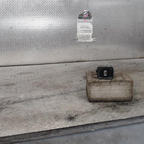 Interrupteur commande de frein a main Vw PASSAT B6 2.0 tdi (2005-2009)