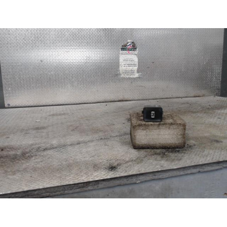 Interrupteur commande de frein a main Vw PASSAT B6 2.0 tdi (2005-2009)