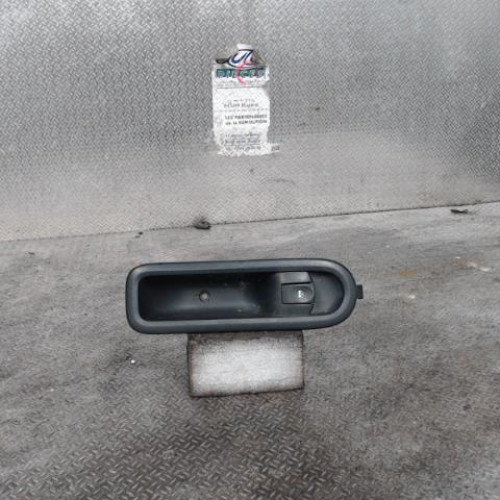 Commande lève-glace porte avant droite Renault CLIO III 1.5 dci (2005-2012) 5 portes