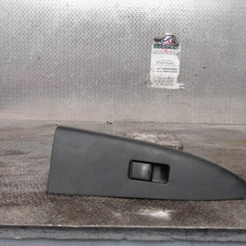Commande lève-glace porte avant droite Nissan NOTE 1.5 dci (2010-2012)