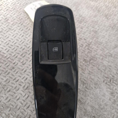 Commande lève-glace porte avant droite Renault KOLEOS I 2.0 dci (2008)