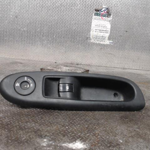 Commande lève-glace porte avant droite Renault CLIO II 1.5 dci (2007-2009)