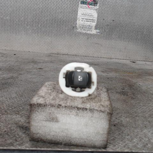 Commande lève-glace porte avant droite Renault CLIO III 1.5 dci (2005-2012) 5 portes