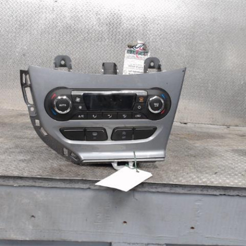 Commande de chauffage Ford FOCUS III A trois volumes 1.6 tdci (2010)