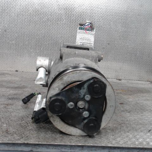 Compresseur air conditionne Ford FOCUS III A trois volumes 1.6 tdci (2010)