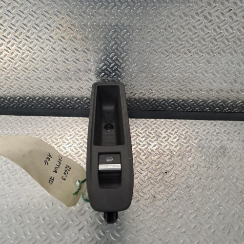 Commande leve-glace porte arrière gauche Renault CAPTUR II Tce 130 (2020)