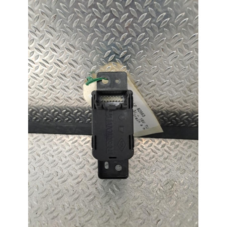 Interrupteur commande de frein a main Renault CAPTUR II Tce 130 (2020)