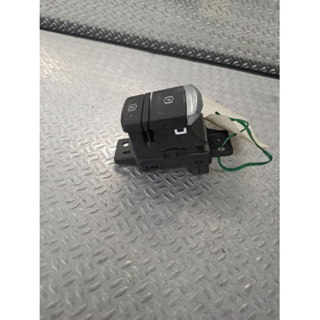 Interrupteur commande de frein a main Renault CAPTUR II Tce 130 (2020)