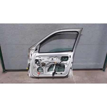 Porte avant droite Renault CLIO II 1.2 16v (bb05, bb0w, bb11, bb27, bb2t, bb2u, bb2v, cb05,... (2001-2016) 3 portes