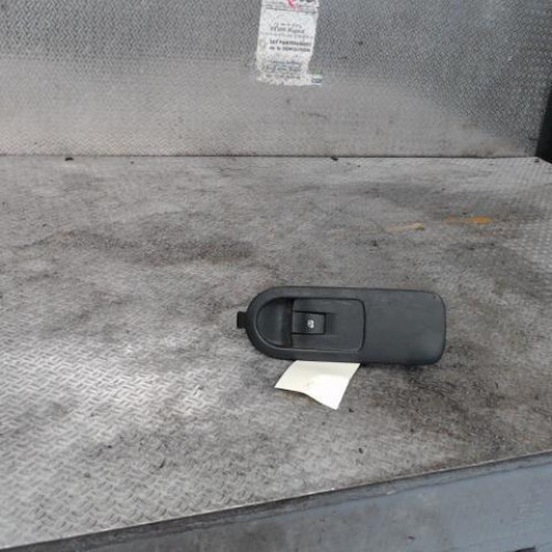 Commande lève-glace porte avant droite Renault SCÉNIC II 1.5 dci (2007-2008)