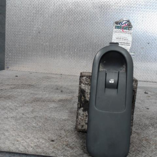 Commande lève-glace porte avant droite Renault SCÉNIC II 1.5 dci (2007-2008)