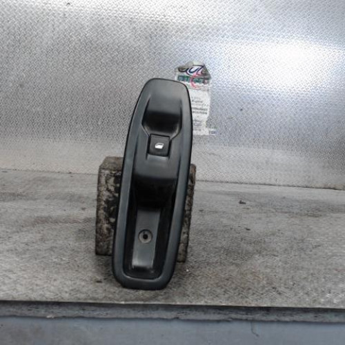 Commande lève-glace porte avant droite Peugeot 208 I 1.4 hdi (2012) 3 portes