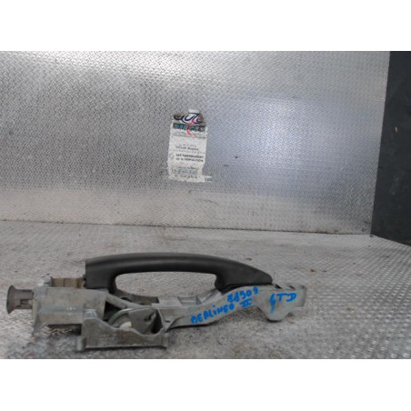 Poignee ext porte coulissante d Citroën BERLINGO Camionnette-Monospace 1.6 hdi 90 16v (2008) 3 portes